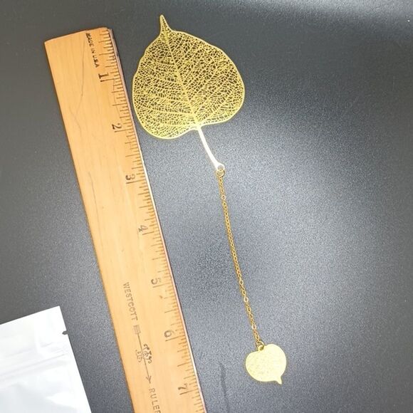 Gold filigree bookmark metal page holder mesh bodhi fossilized leaf - Picture 3 of 5